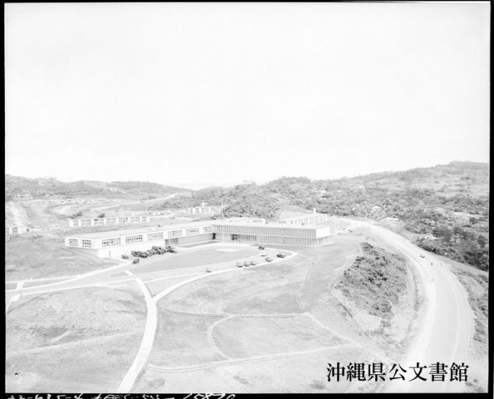 当時のRyukyu Command Headquarters、今もBldg.1 として石平交差点のとこにあるよね。（沖縄県公文書館所蔵）